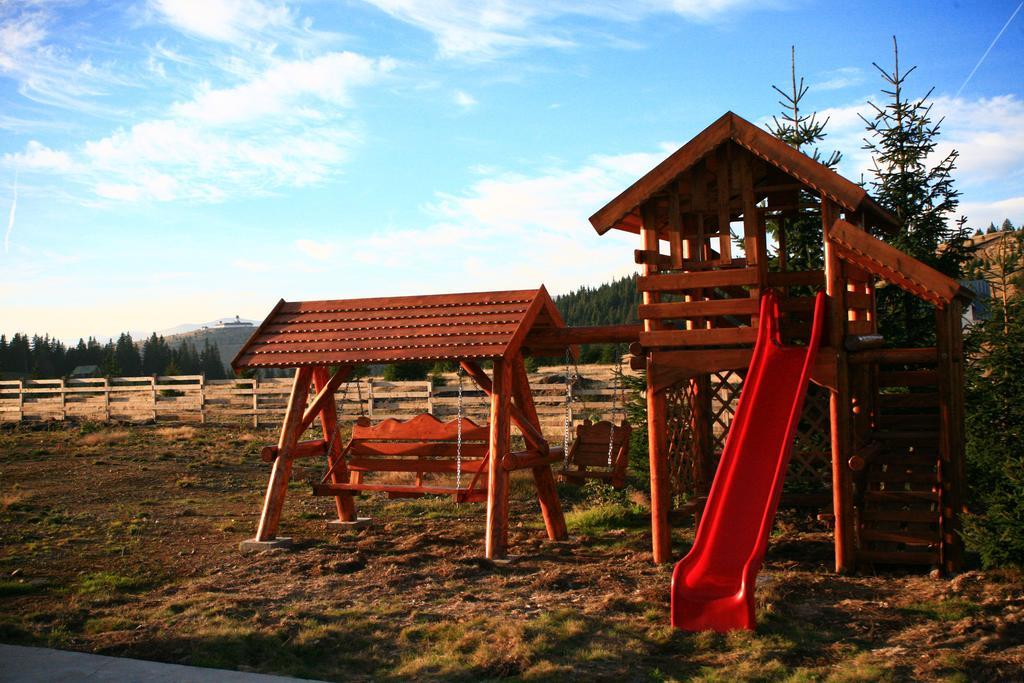 Pensiunea Muntele Alb Horezu Exterior foto