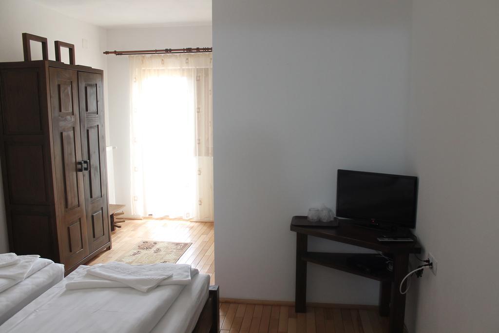 Pensiunea Muntele Alb Horezu Zimmer foto