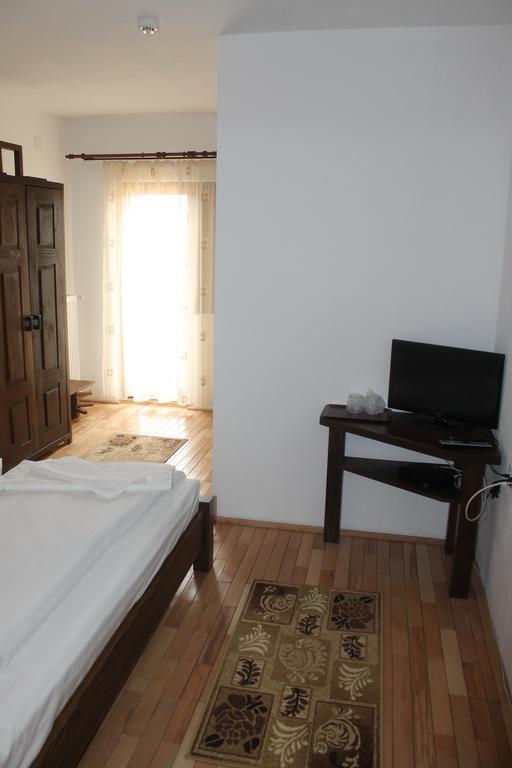 Pensiunea Muntele Alb Horezu Zimmer foto